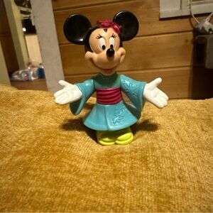 Disney Minnie Mouse Teal Kimono Figure with Pink Sash